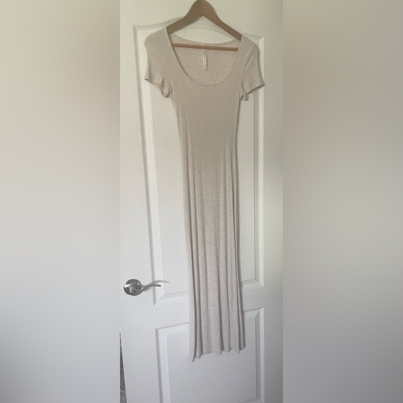 Maxi t-shirt Dress babaton Aritzia - Picture 2 of 2